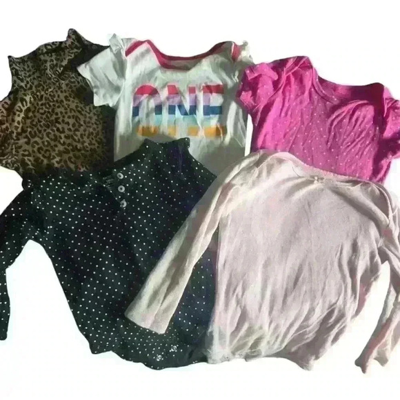 5 piece onesie bundle with FREE OLD NAVY HOODIE - Picture 1 of 14